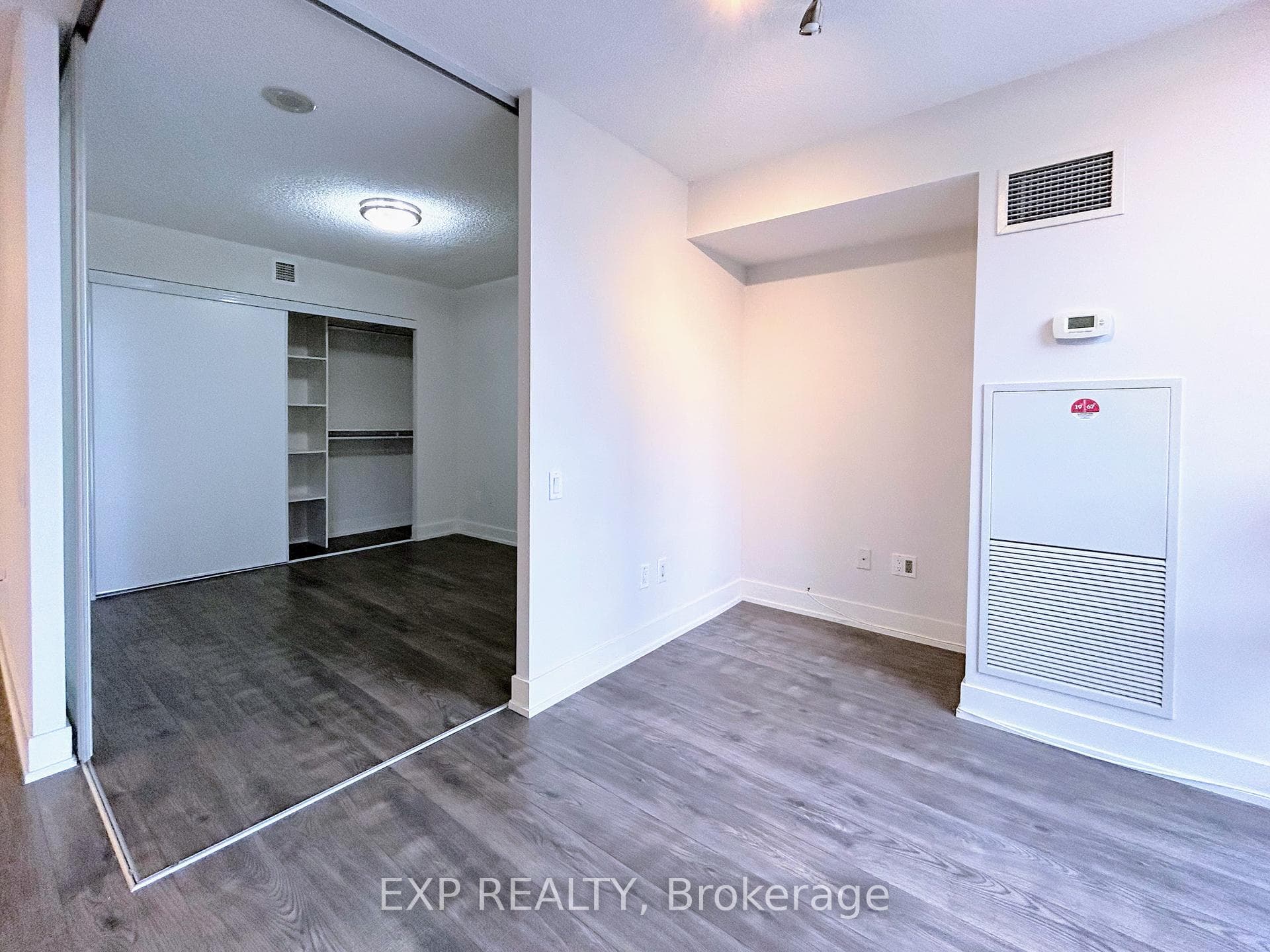 23 Sheppard Avenue Unit 511 photo 6