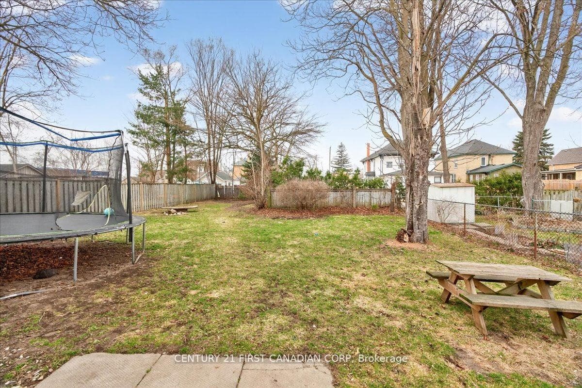 18 Colborne Street photo 40