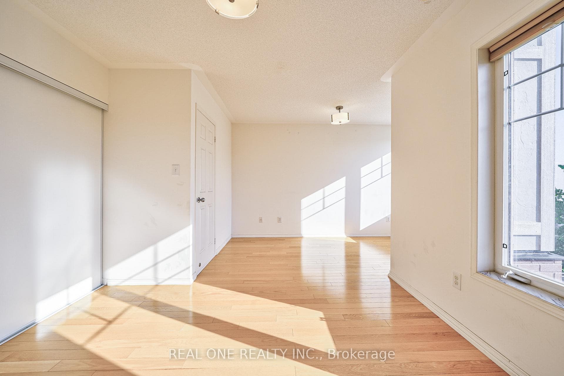 77 John Bell Crescent photo 21