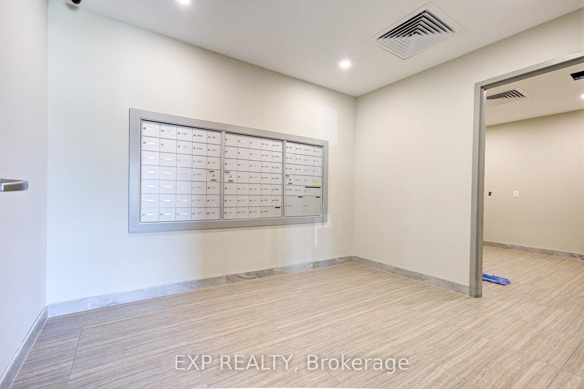 1000 Lackner Place Unit 202 photo 11
