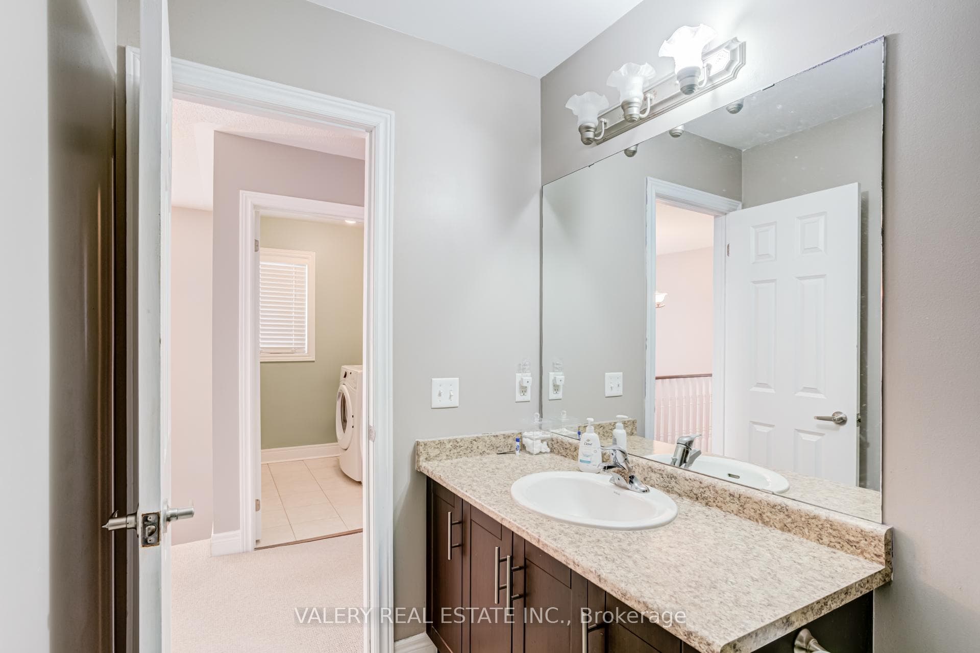 63 Bathgate Crescent photo 21