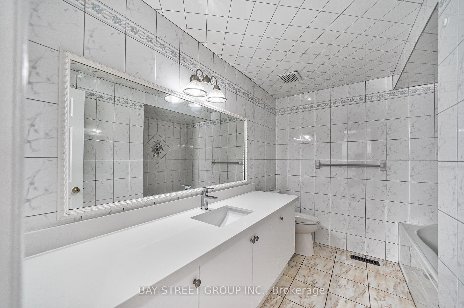 6096 Silken Laumann Way photo 18