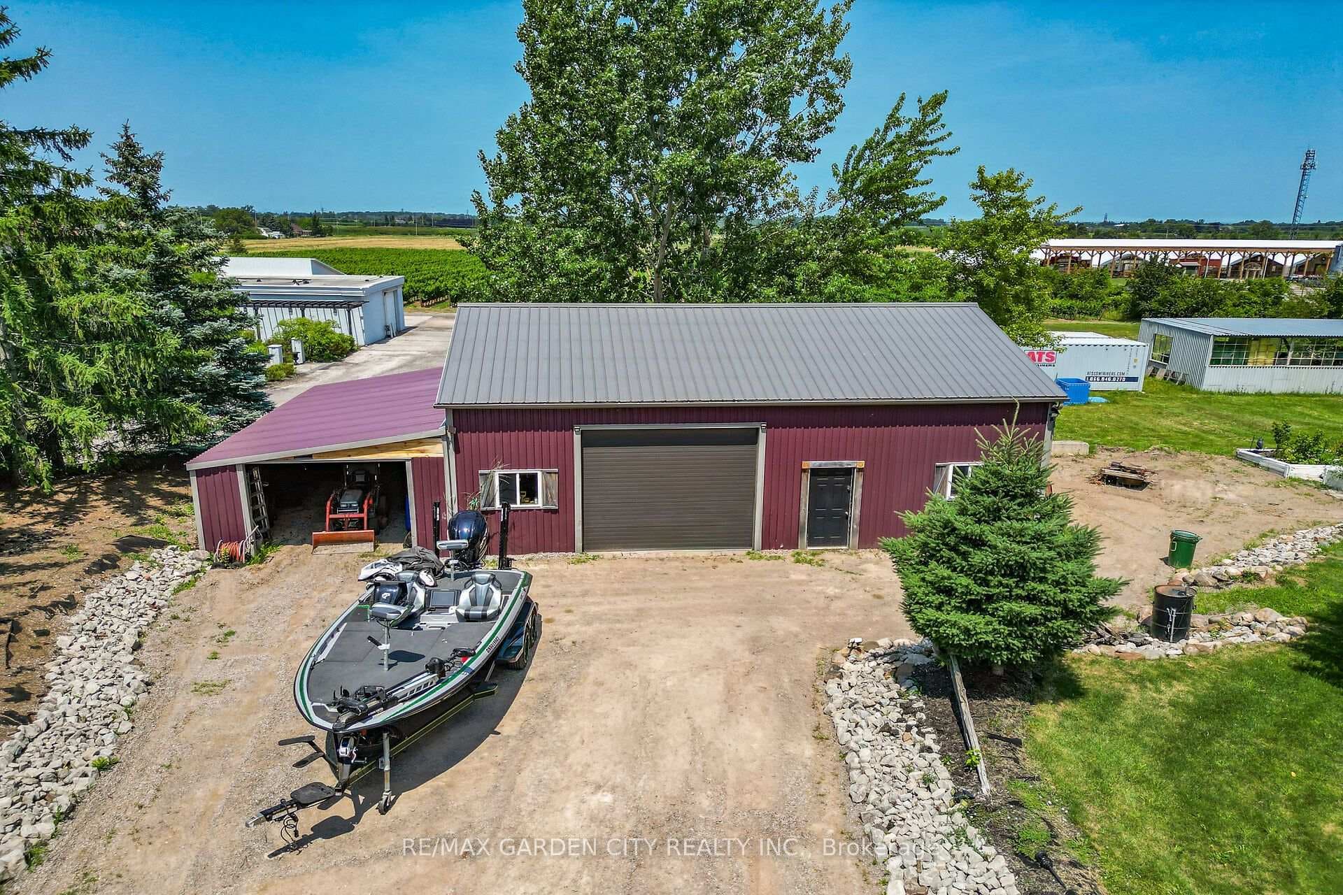 3745 King Street photo 4