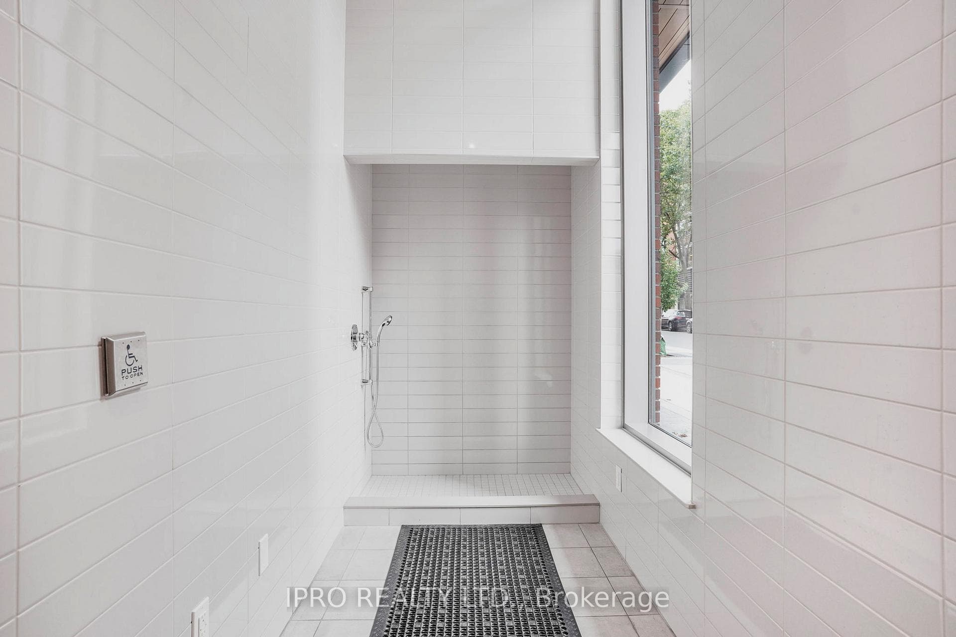 212 King William Street Unit 1217 photo 24