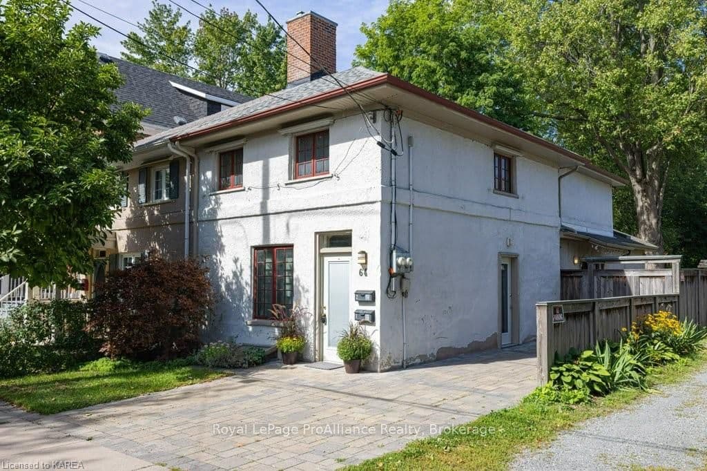 64 WELLINGTON Street photo 1