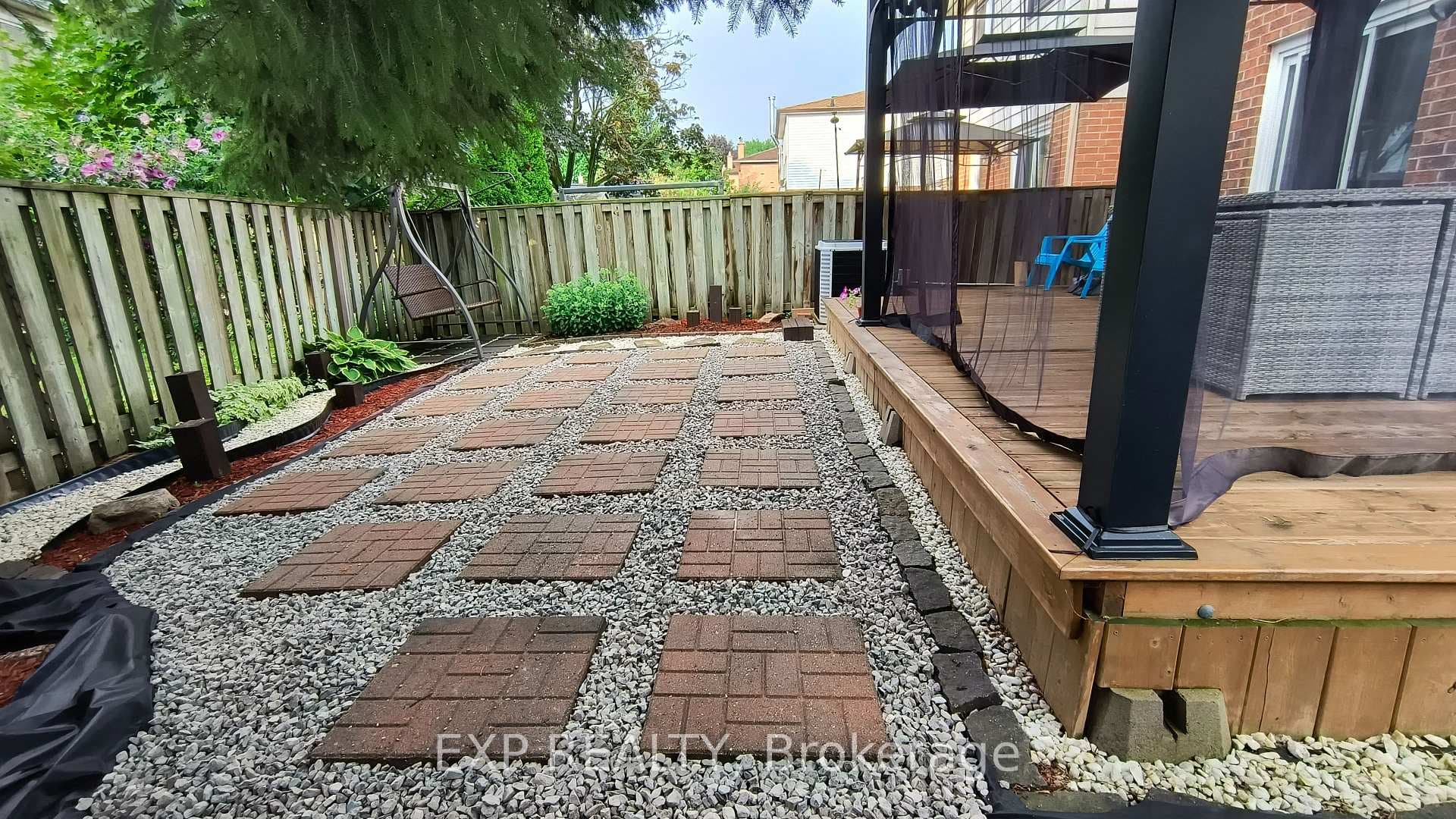 7 Ferri Crescent photo 28