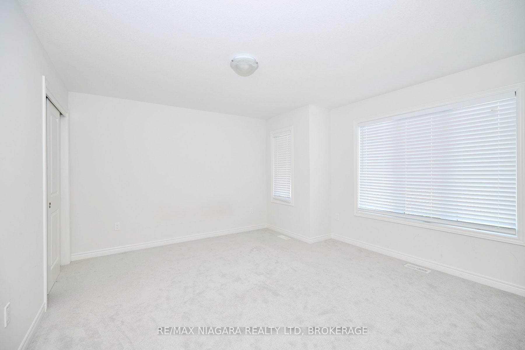 3595 Carolina Court photo 23
