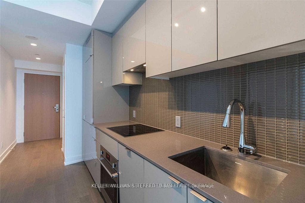 7 Grenville Street Unit 5013 photo 13