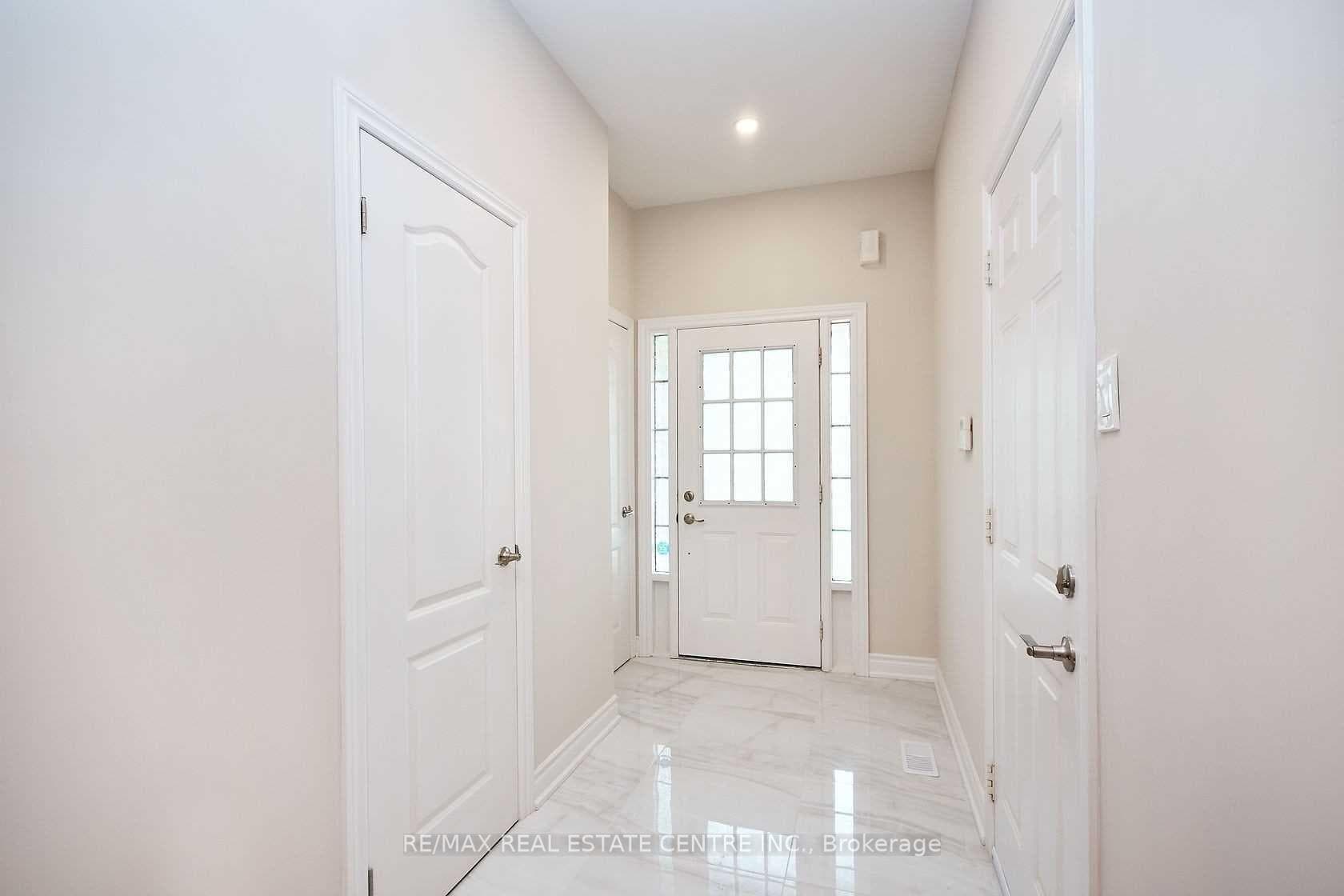 3172 Baron Drive photo 2