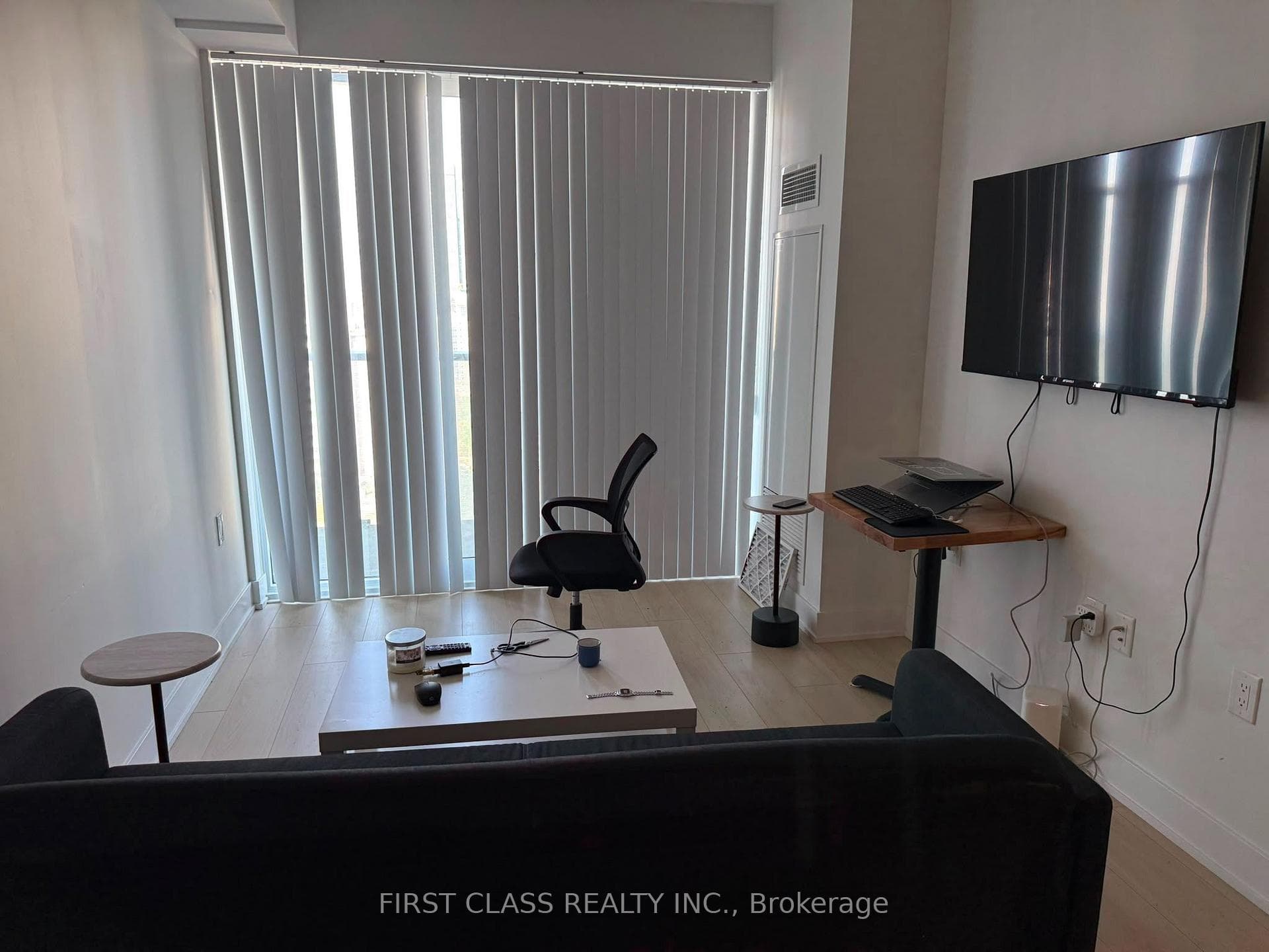 575 Bloor Street Unit 2510 photo 4
