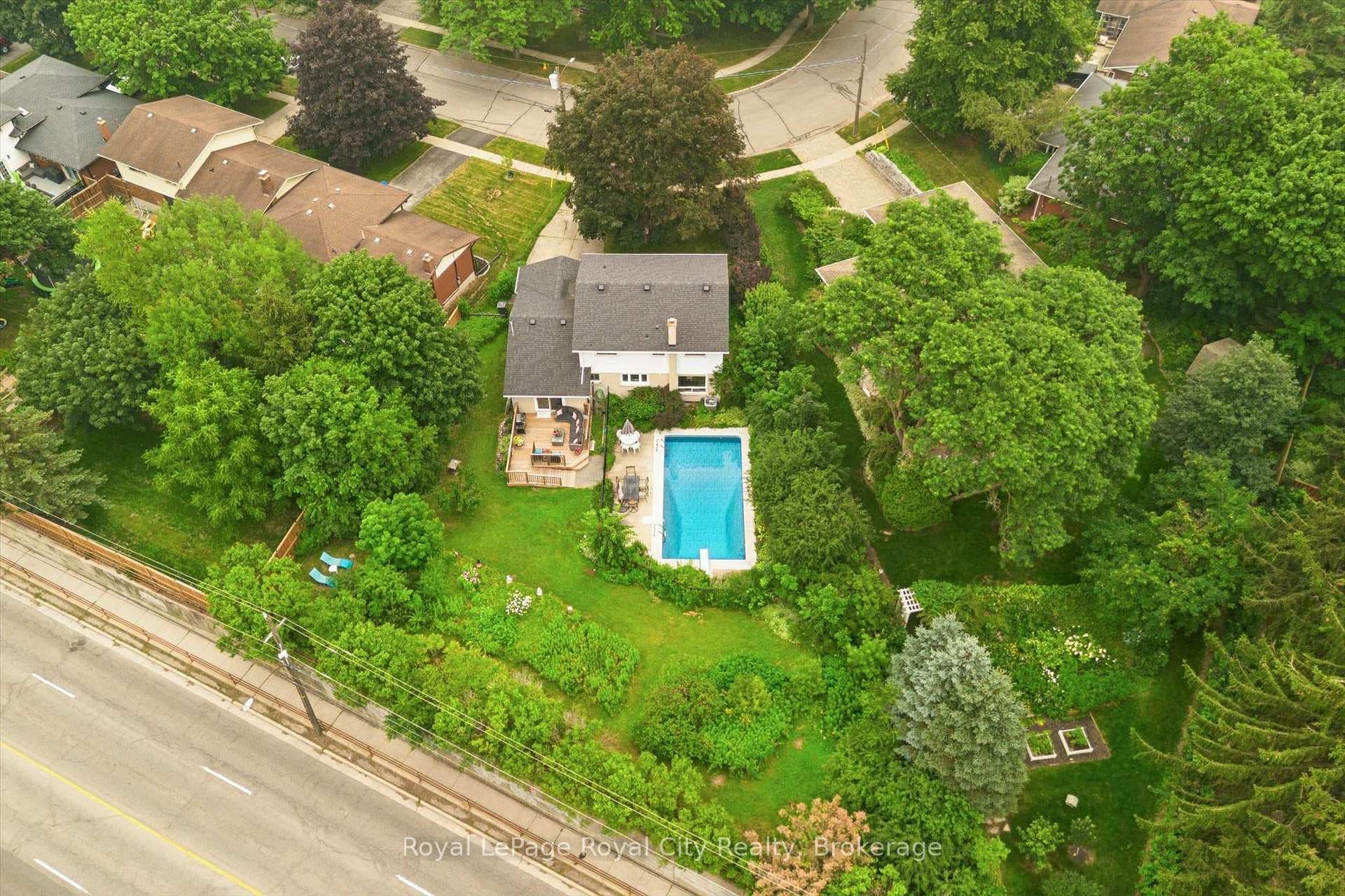 30 Westminster Avenue photo 45