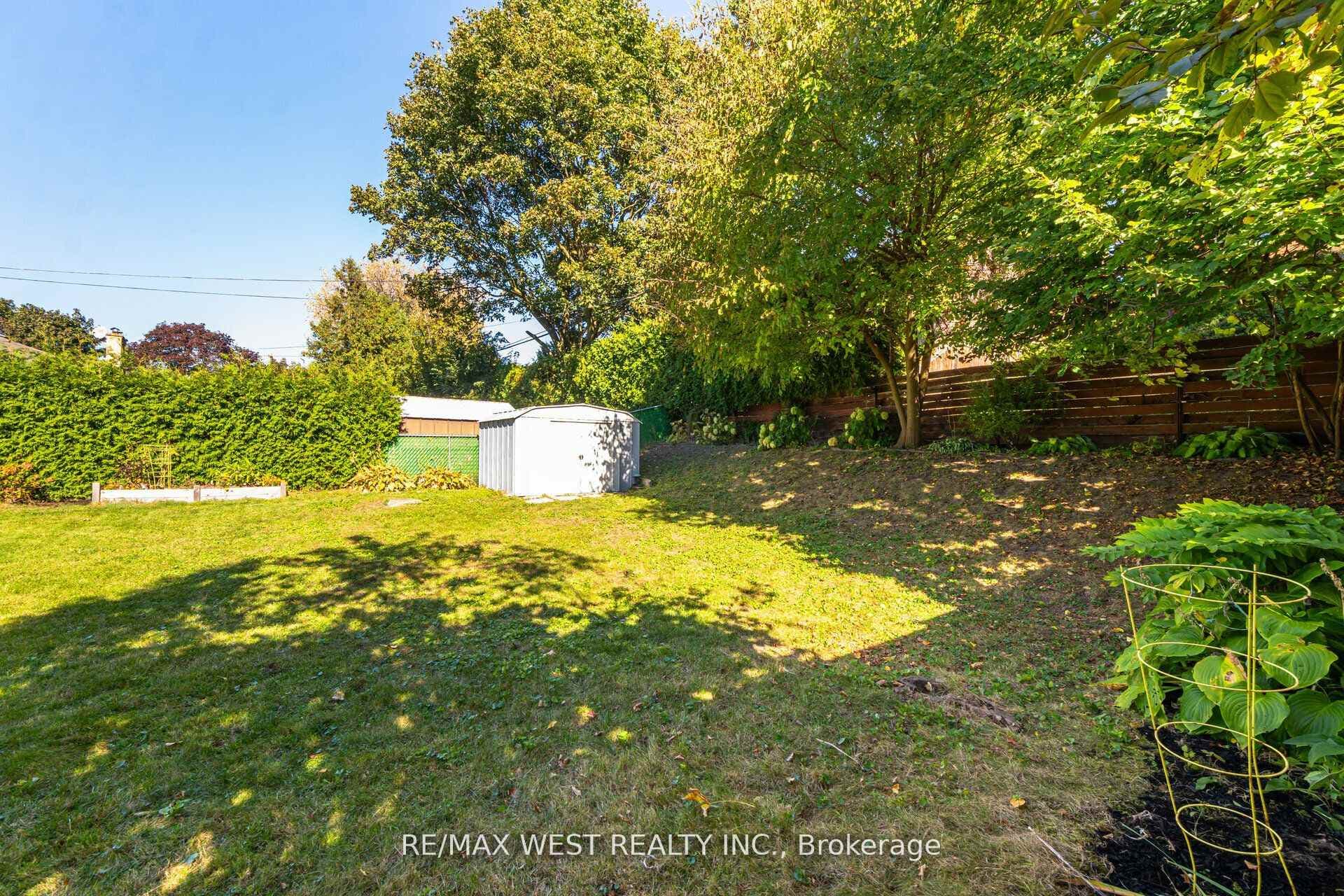 69 Keewatin St S N/A photo 32