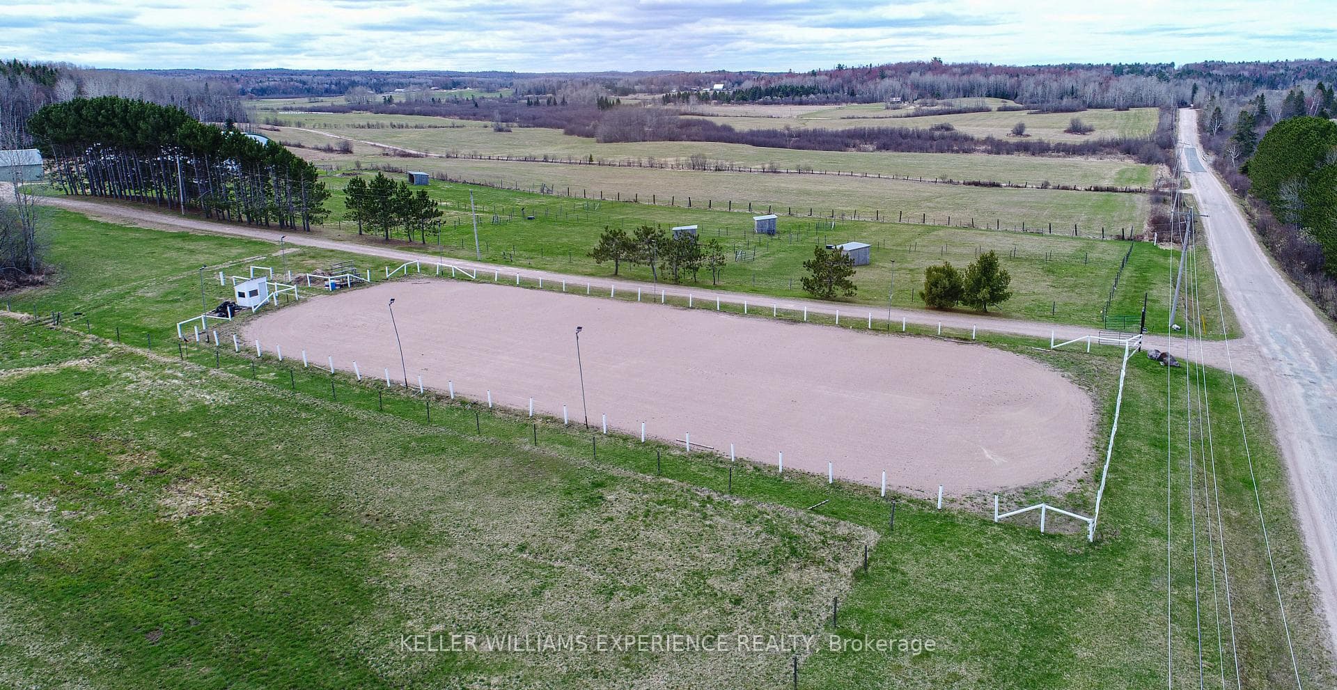 744 Trunk Road photo 24