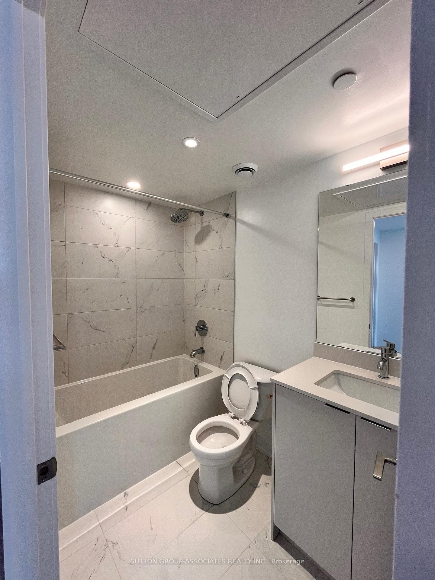 6 Chartwell Road Unit 512 photo 7