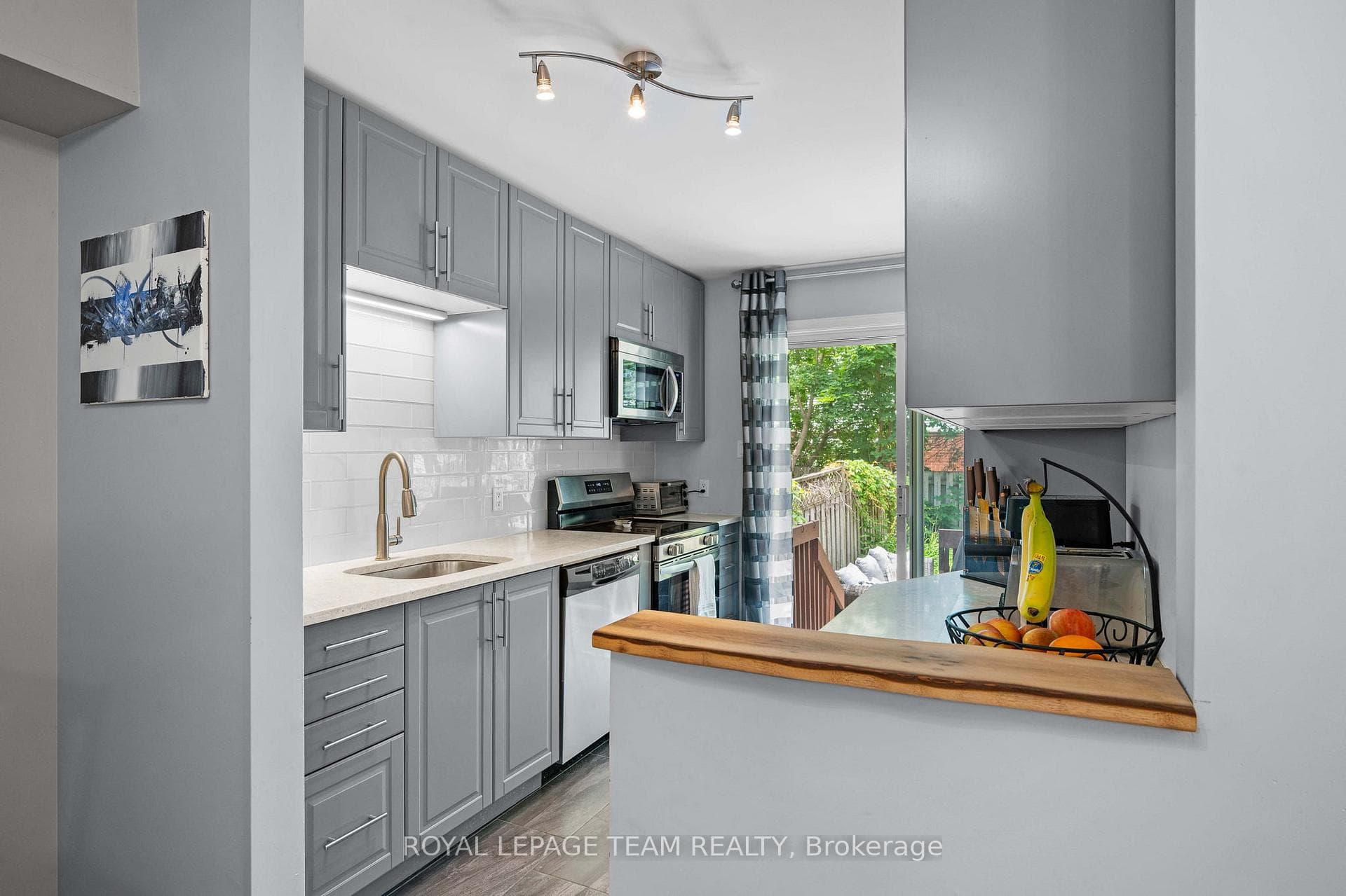 Some photos virtually decluttered/staged.