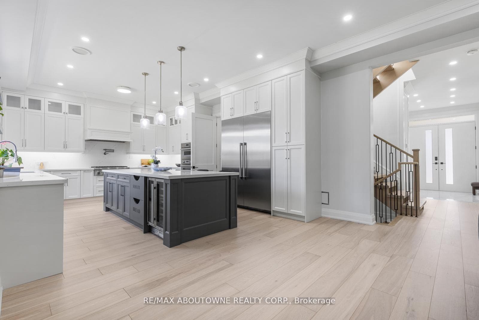 455 Samford Place photo 15