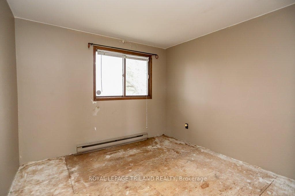 4578 PUTNAM Road photo 12