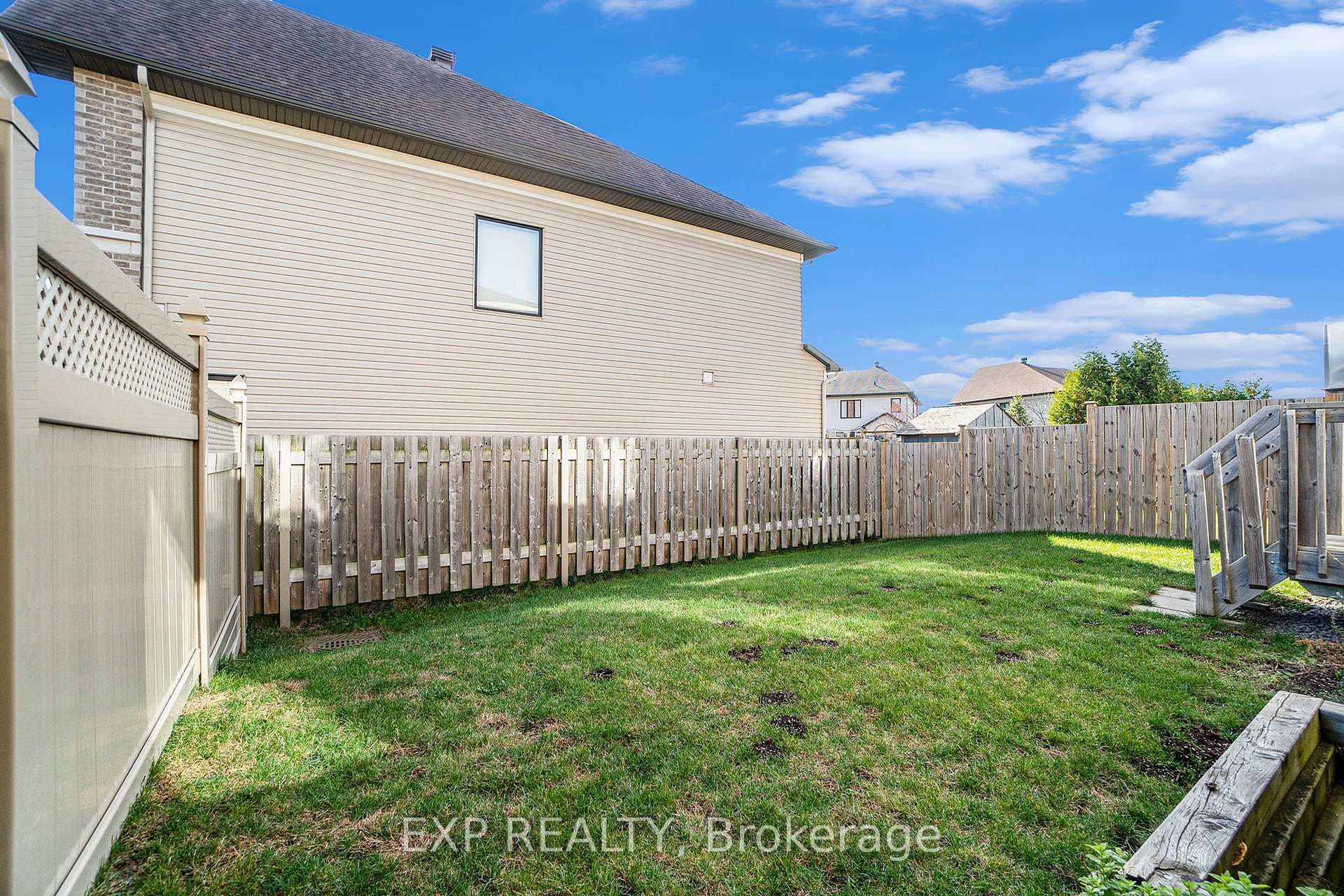 603 CAPUCHON Way photo 25