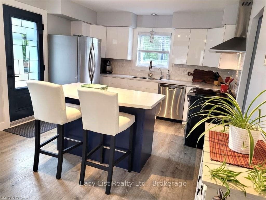 757 QUEBEC Street photo 5