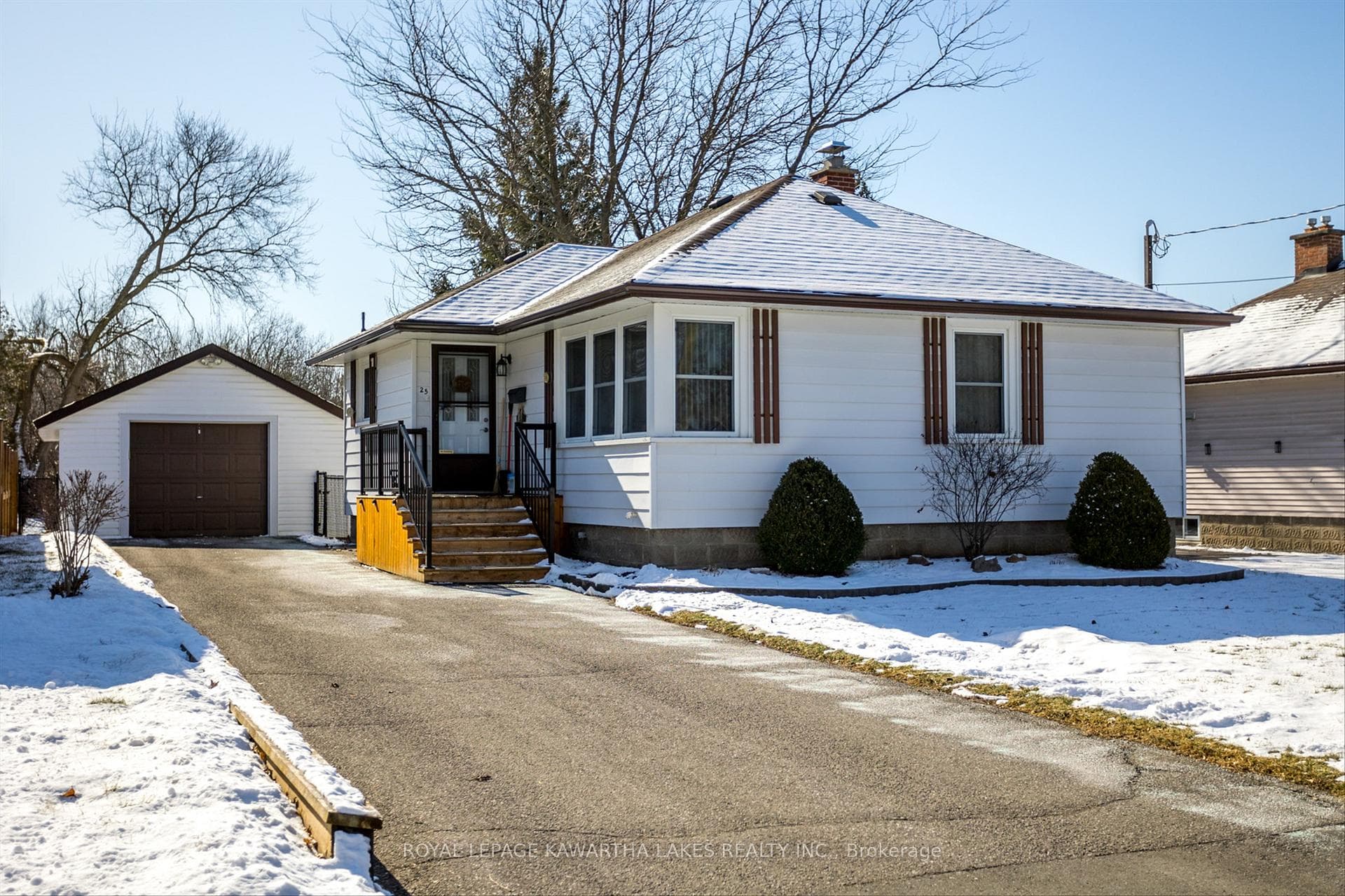 25 Kawartha Drive photo 3