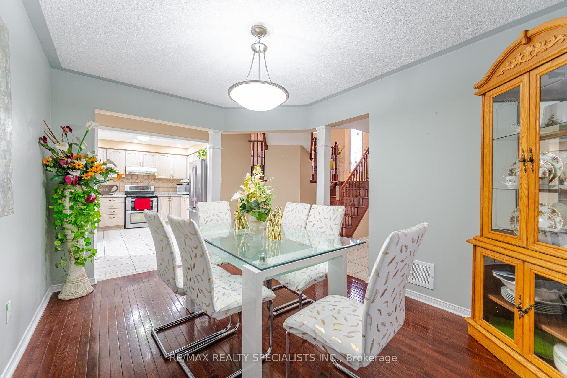 40 Earlsbridge Boulevard photo 8