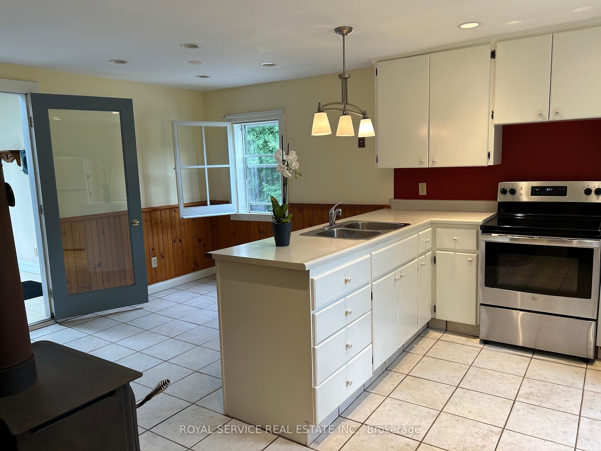Eat in Kitchen