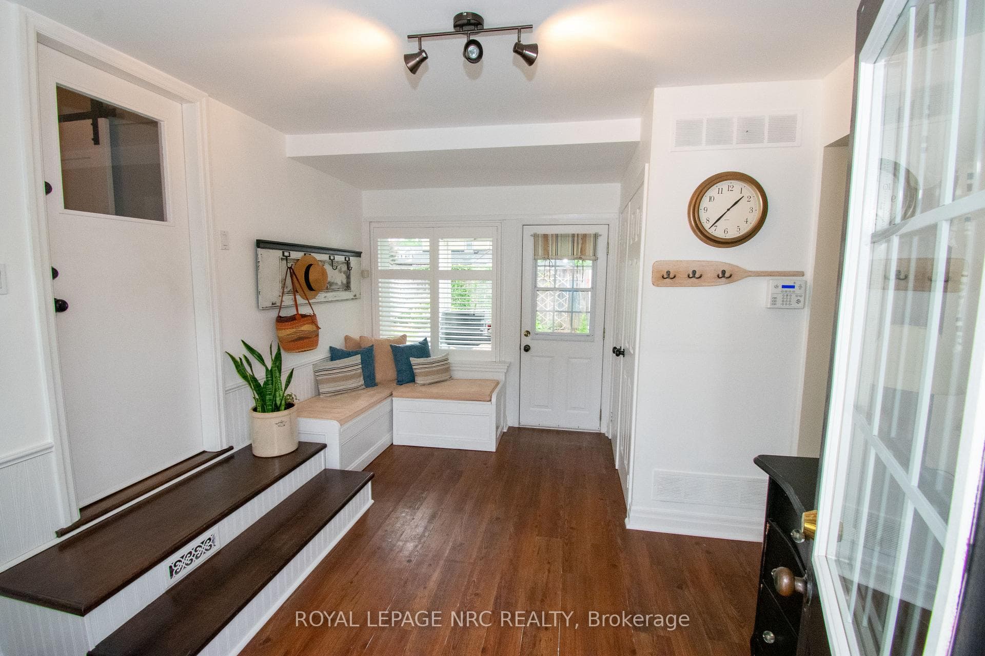 87 Lakeport Road photo 6