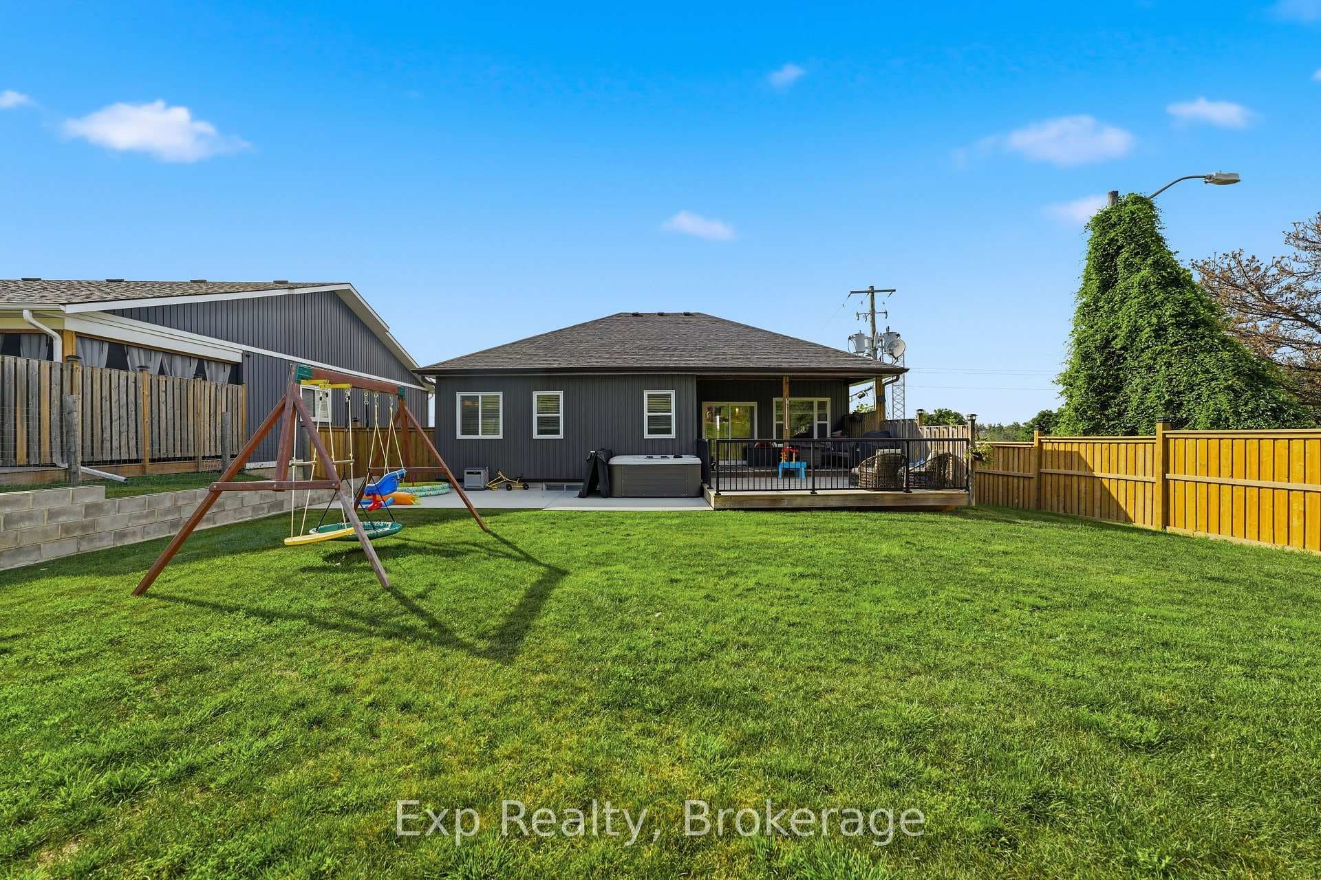 818 Palace Road photo 39
