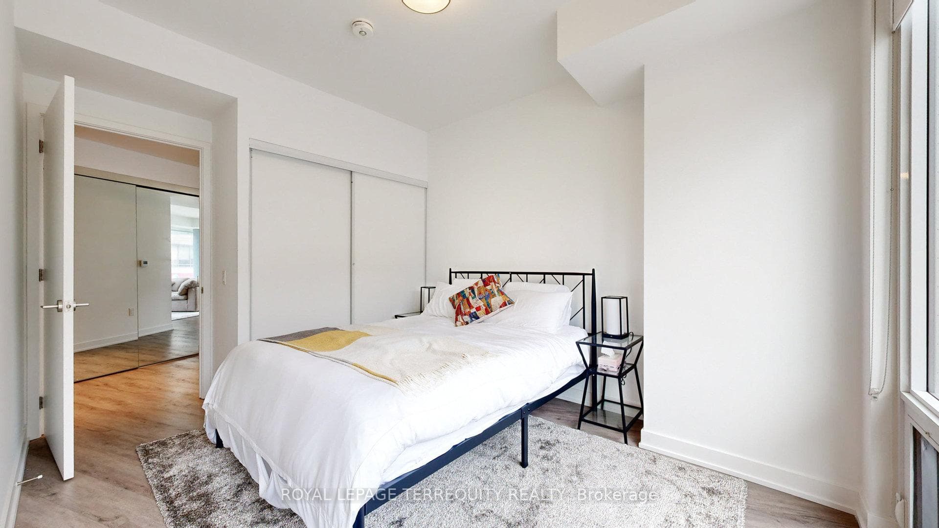15 Queens Quay Unit 320 photo 25