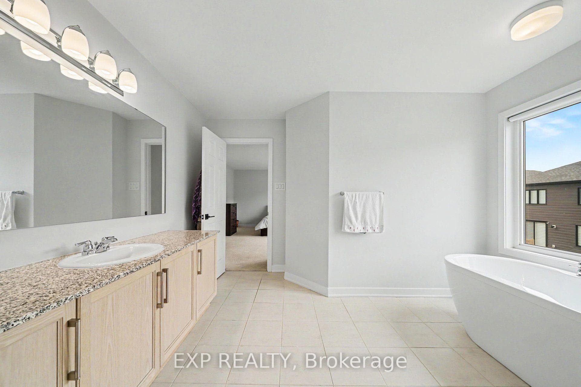 818 Crossgate Street photo 24