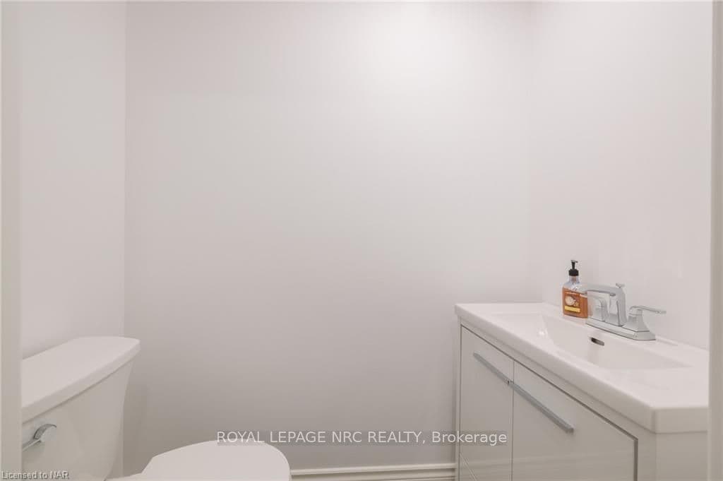 9284 SHOVELLER Drive photo 34