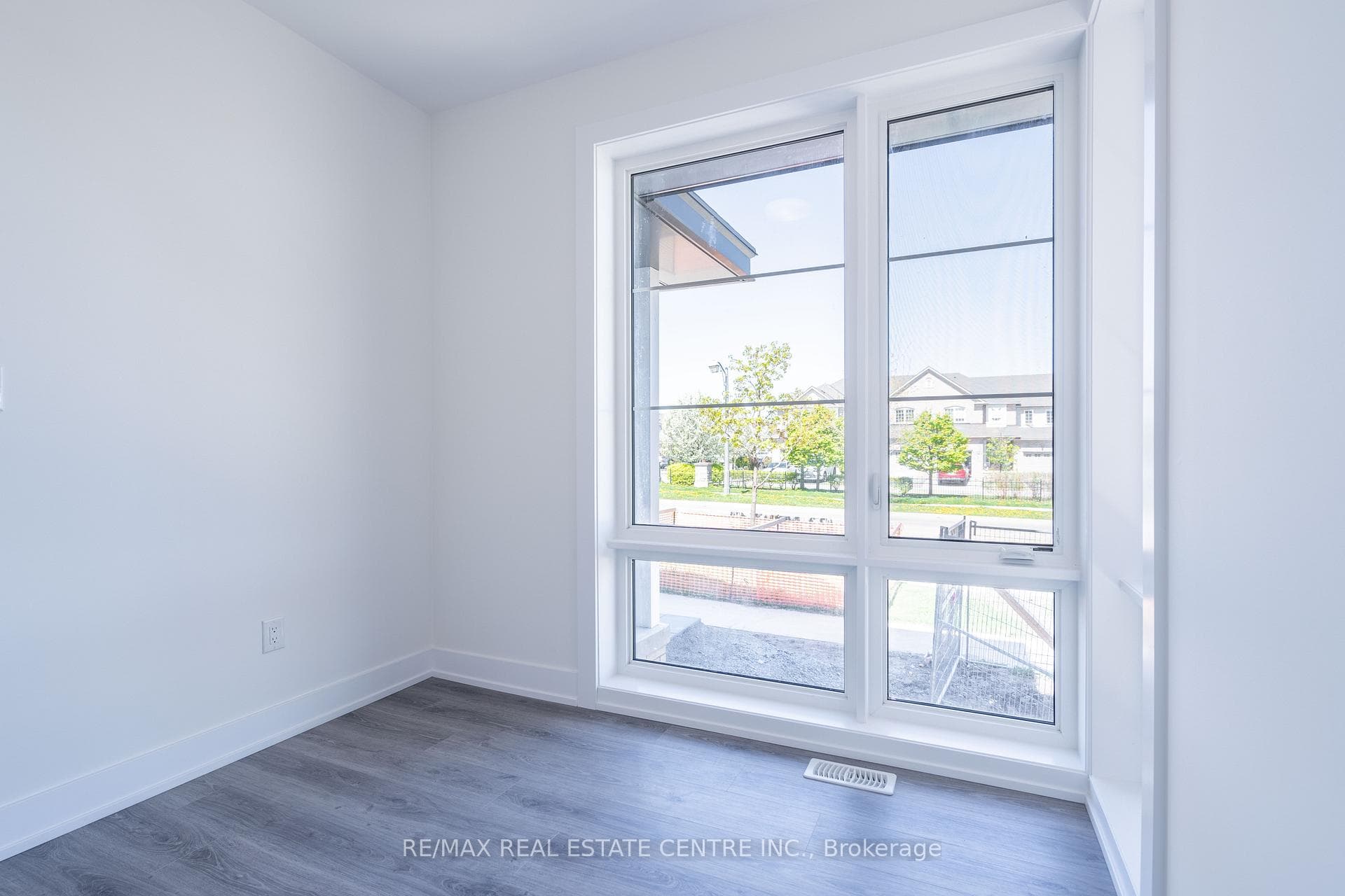 2273 TURNBERRY Road Unit 12 photo 6