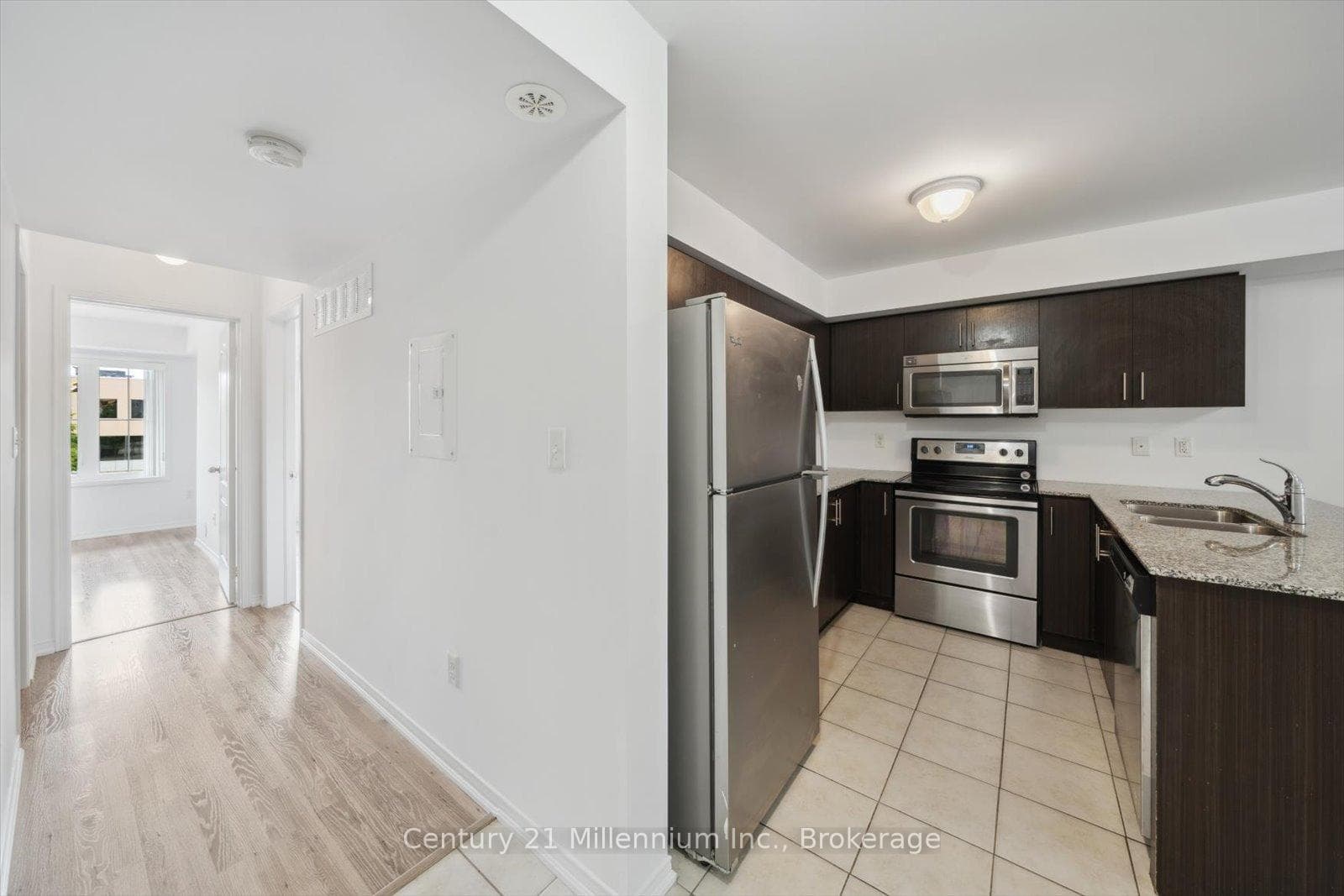 2484 Post Road Unit 11 photo 22
