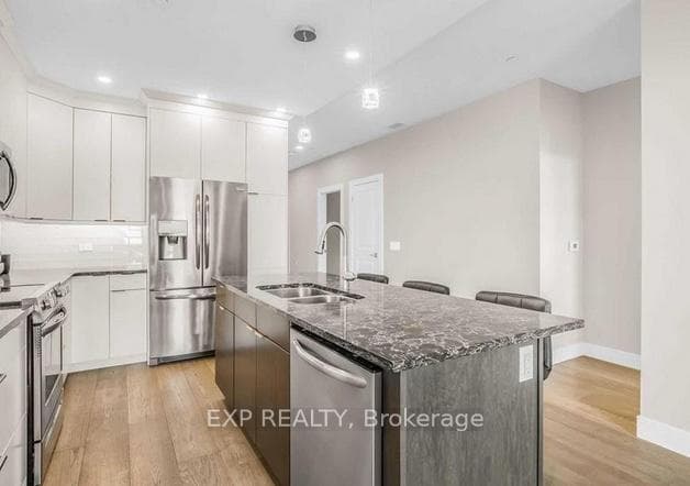 135 Orr Street Unit 402 photo 10