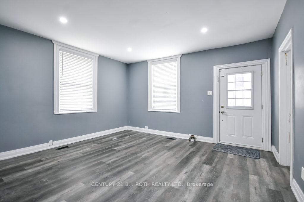 44 Sanford Street photo 5