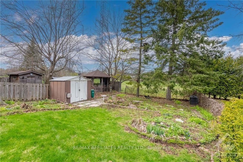 97 BENLEA Drive photo 28