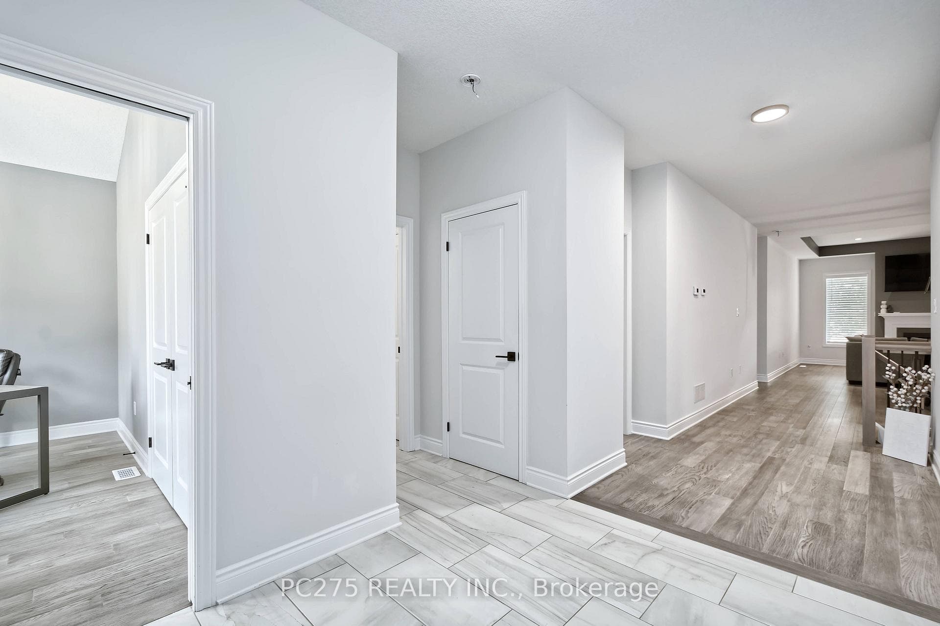 2022 UPPERPOINT Boulevard Unit 10 photo 4