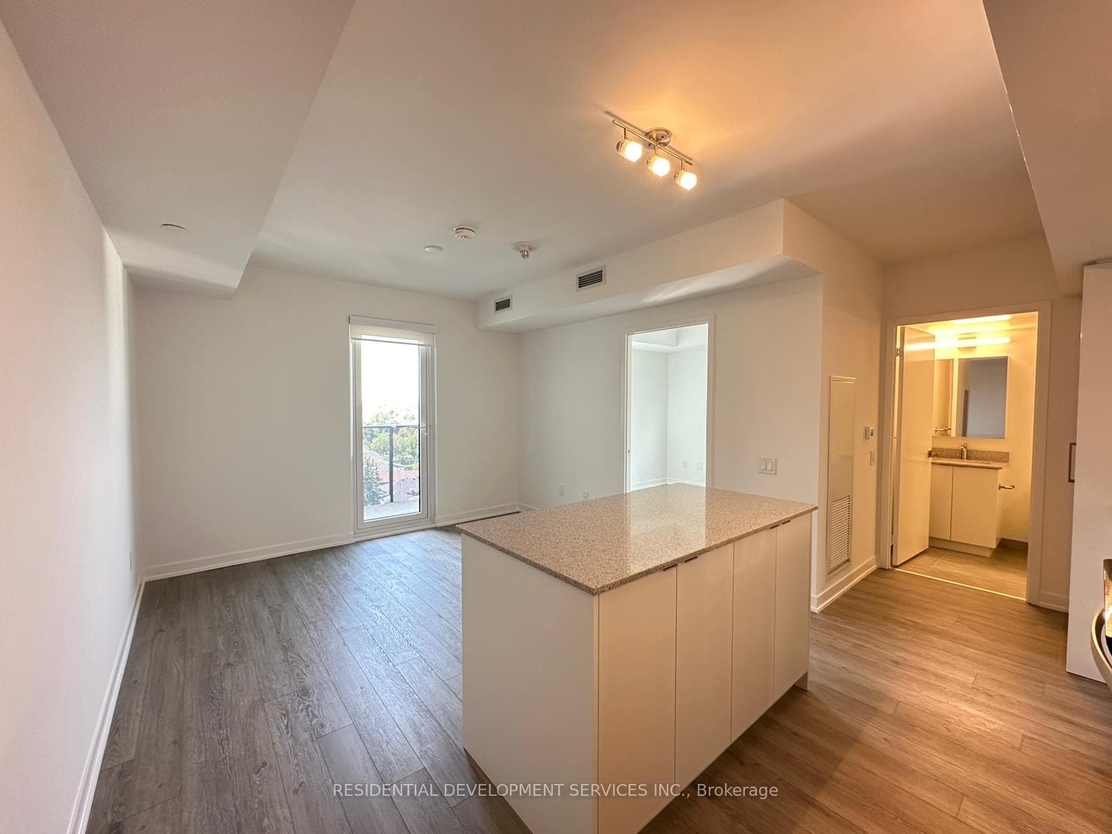 500 Wilson Avenue Unit 907 photo 4