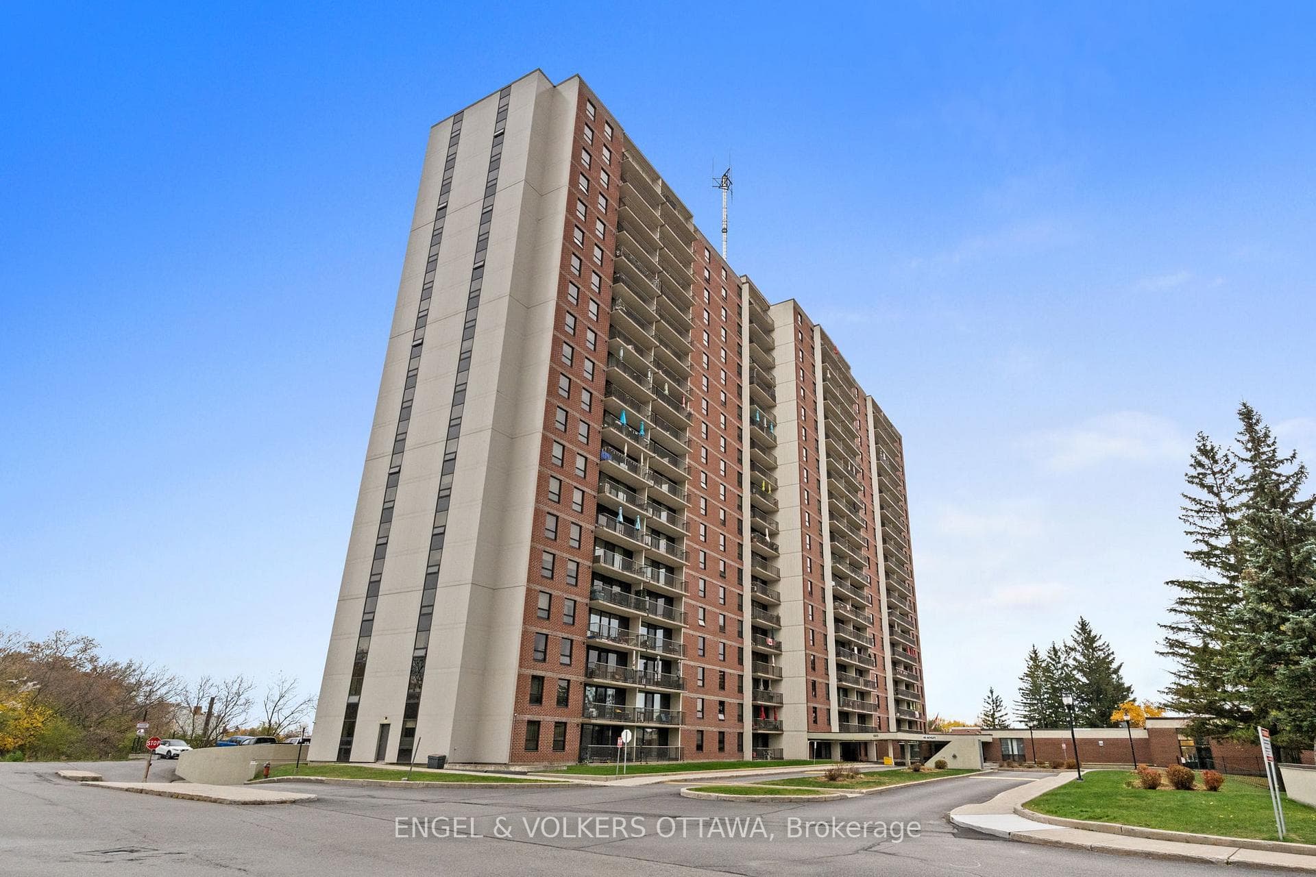 665 Bathgate Drive Unit 301 photo 1