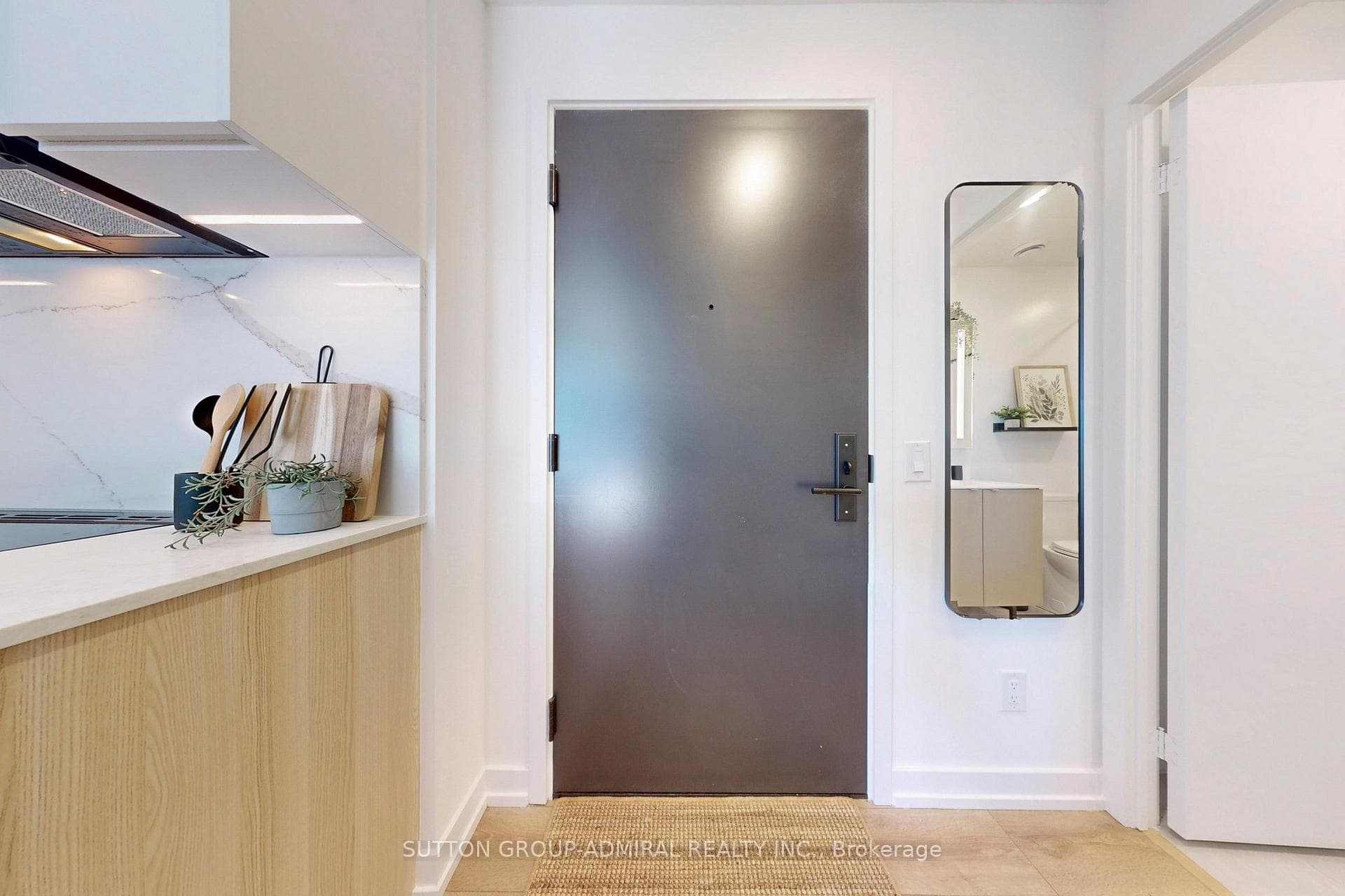 500 Dupont Street Unit 602 photo 14