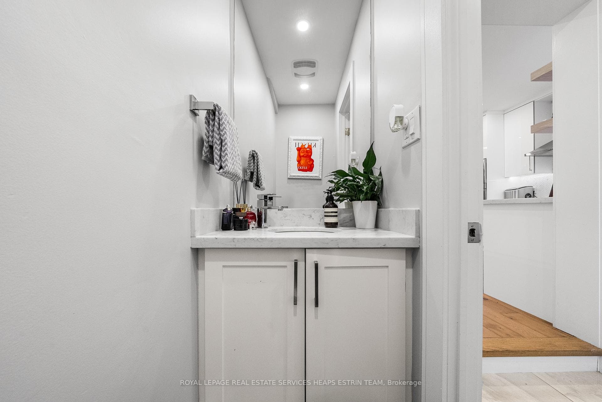 72 Harcourt Avenue photo 19