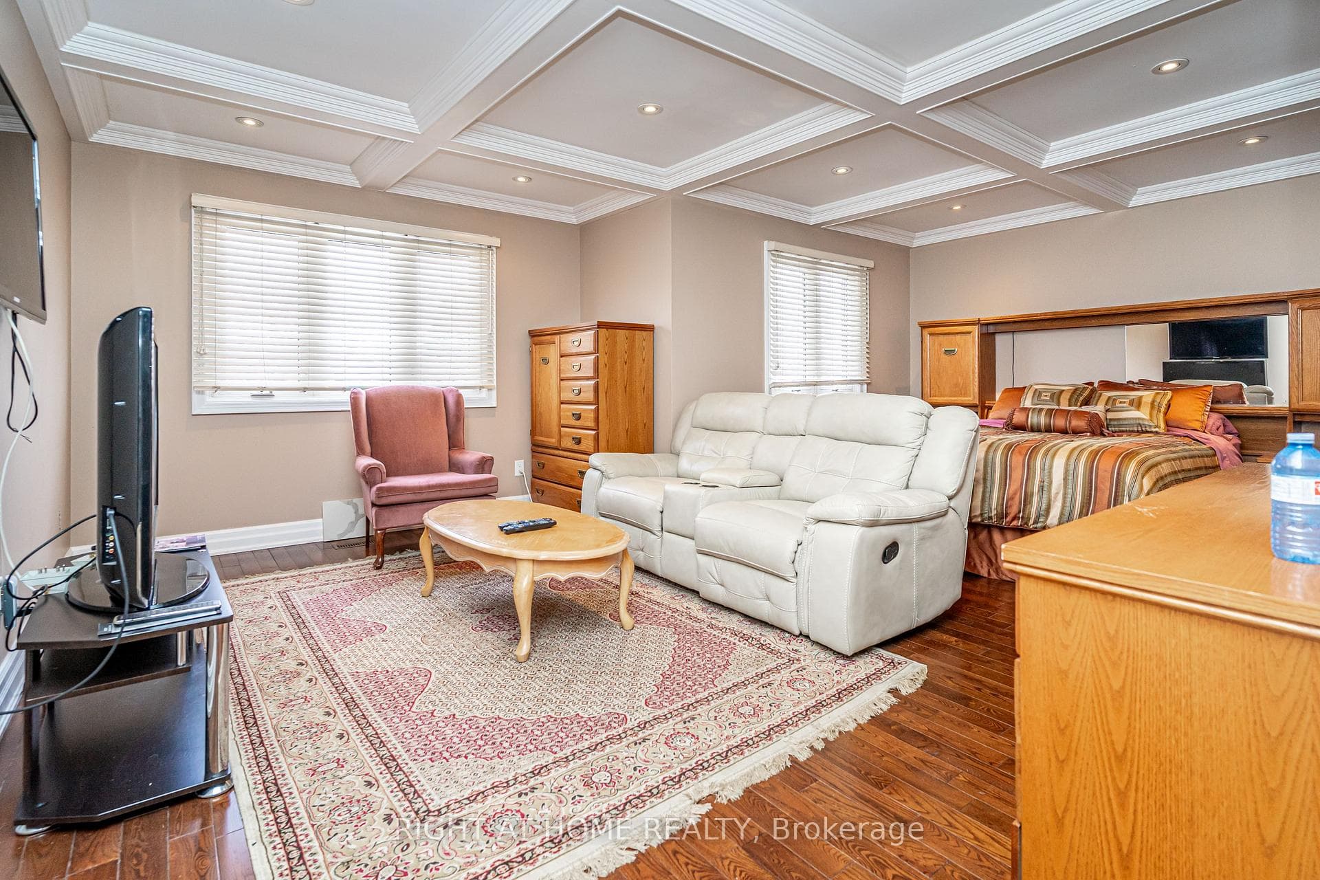 2136 Wincanton Crescent photo 21