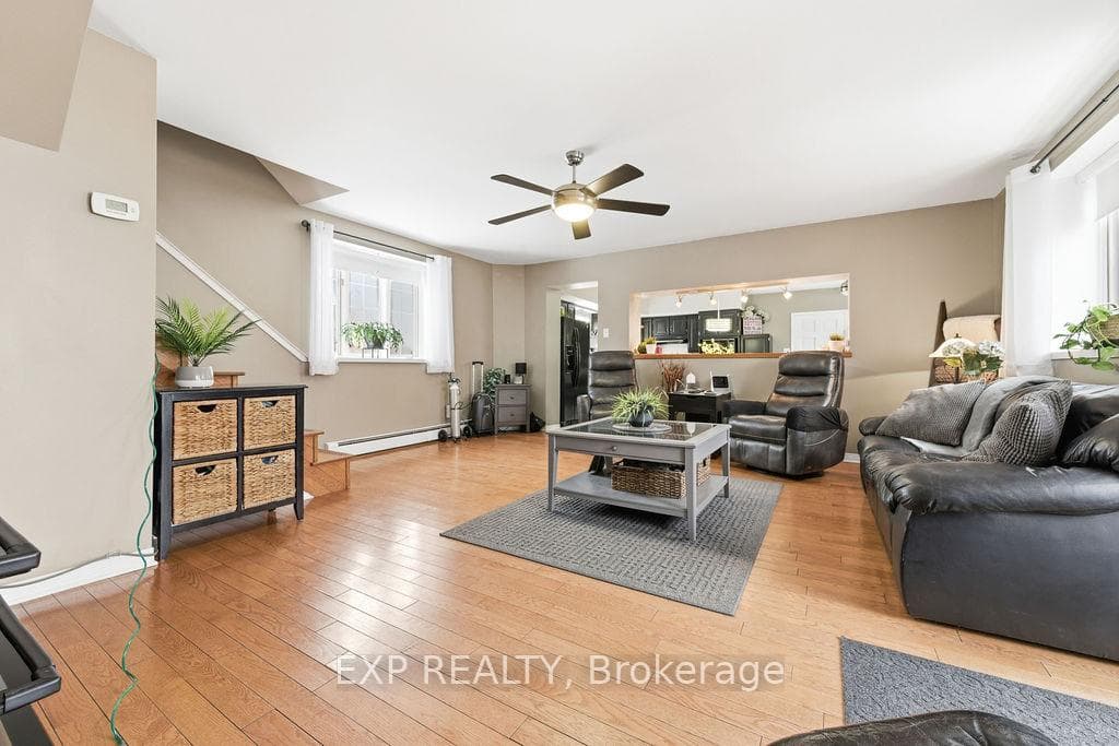 Large & bright and cozy living room