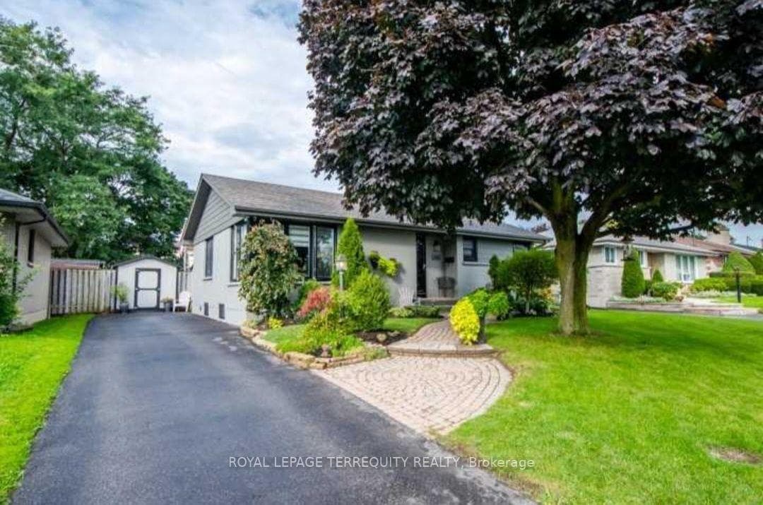 584 Rosmere Street photo 1