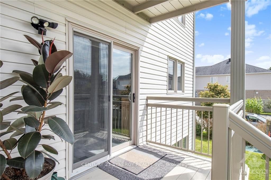 301 GALSTON photo 27