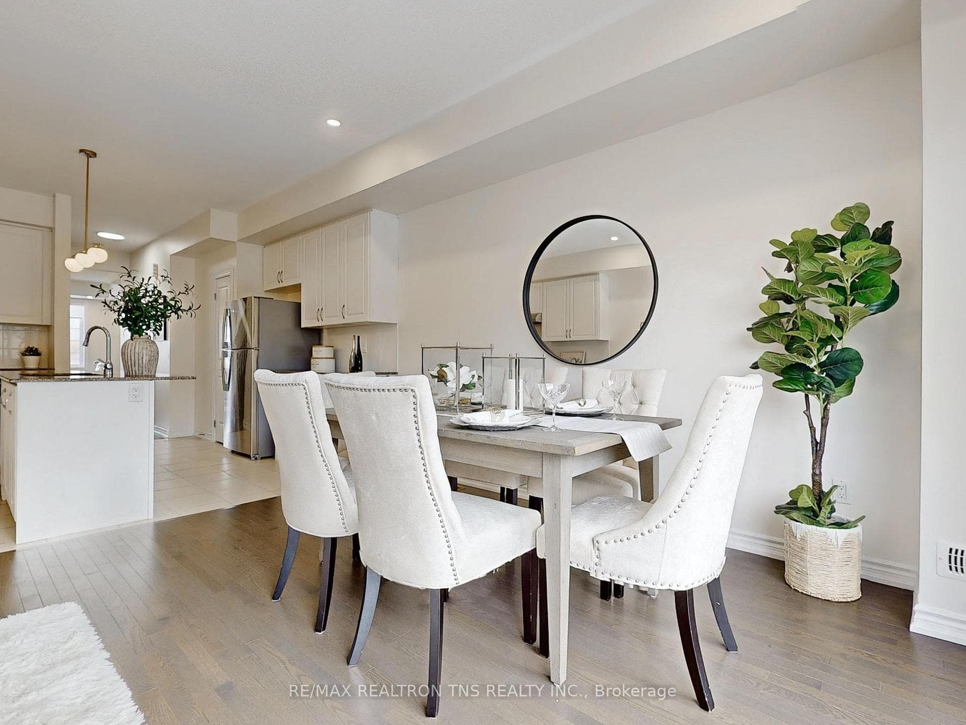 179 Rustle Woods Avenue photo 8