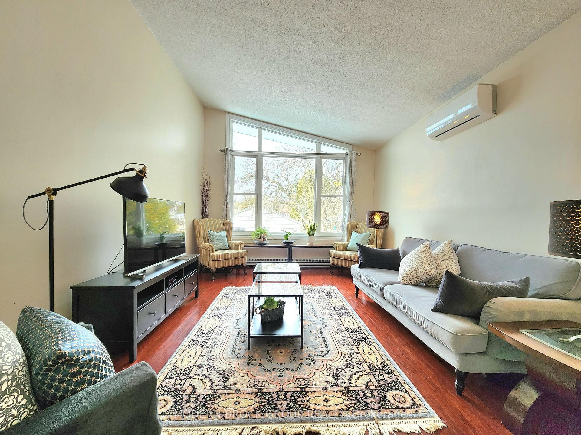 339 Abbott Street photo 11