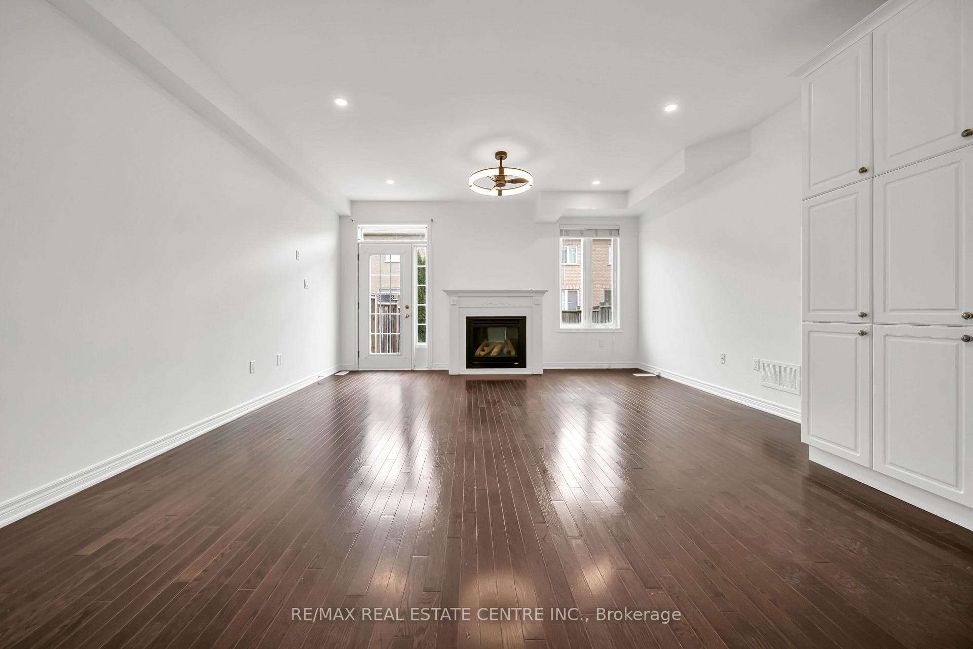 8 Munch Place photo 17