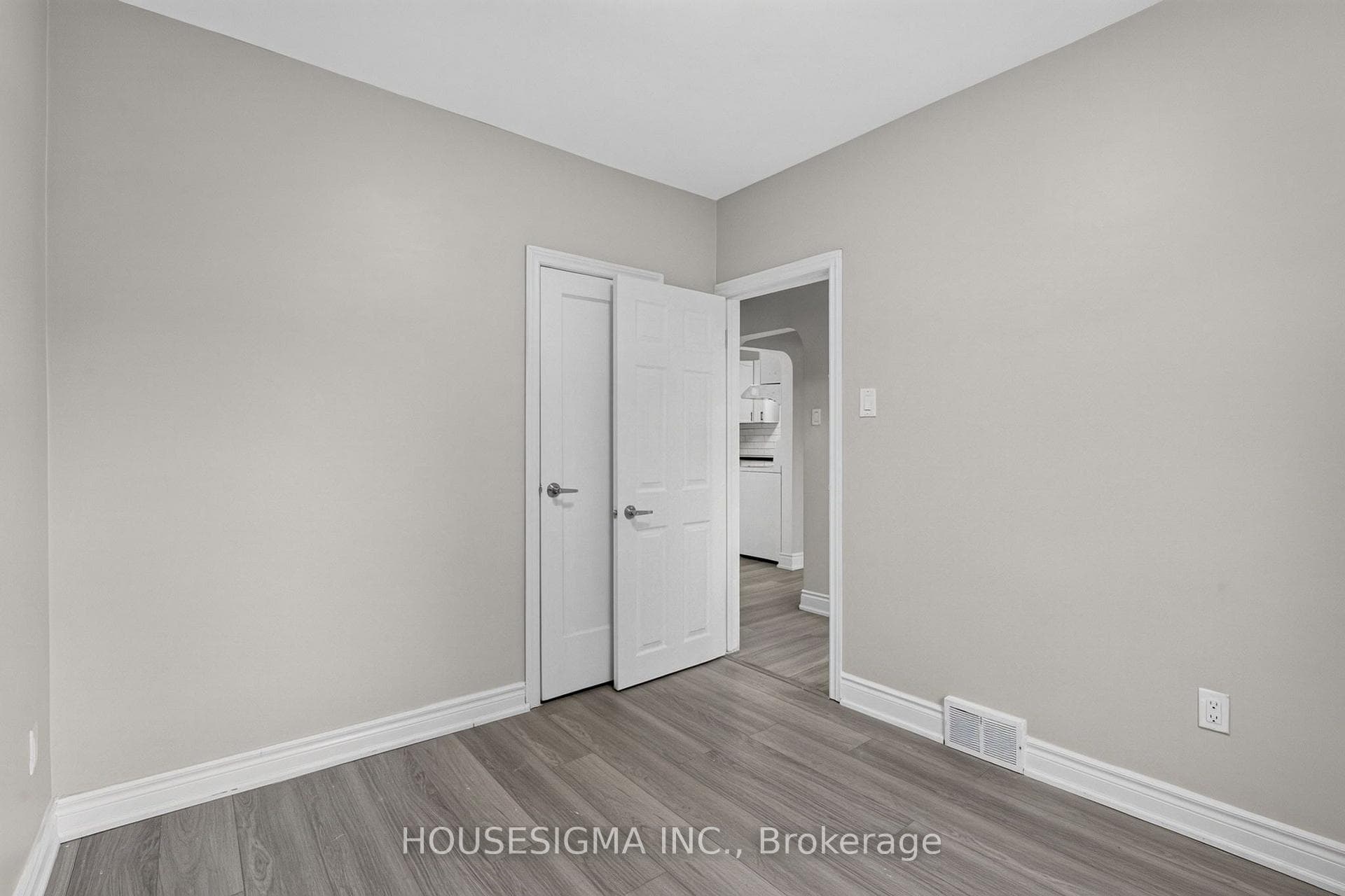 342 Carlton Street photo 21