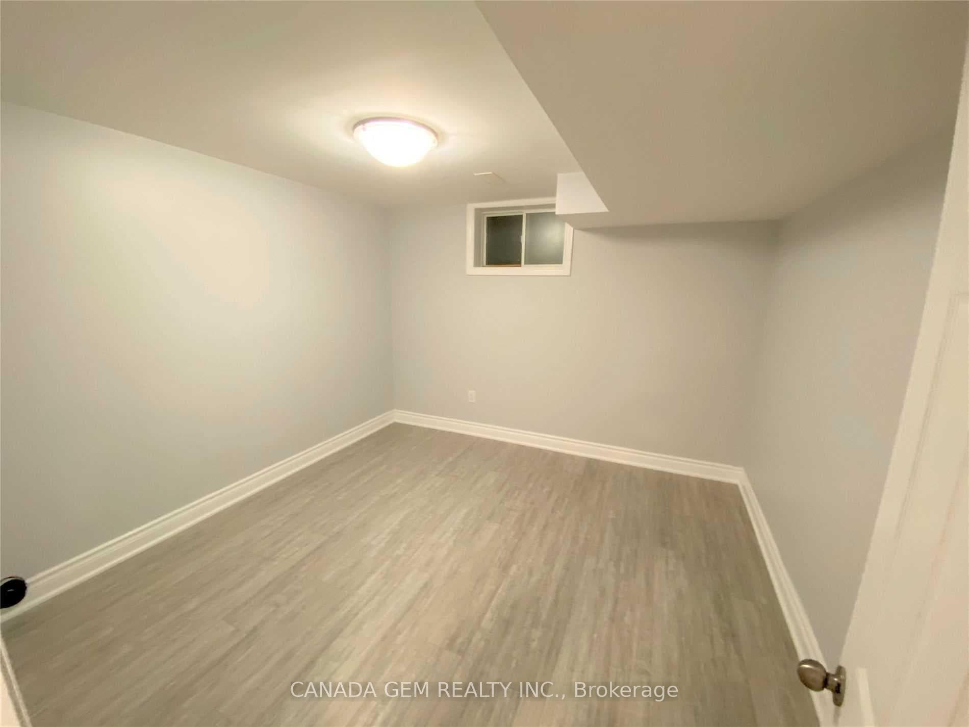 54 Clearmeadow Boulevard photo 11